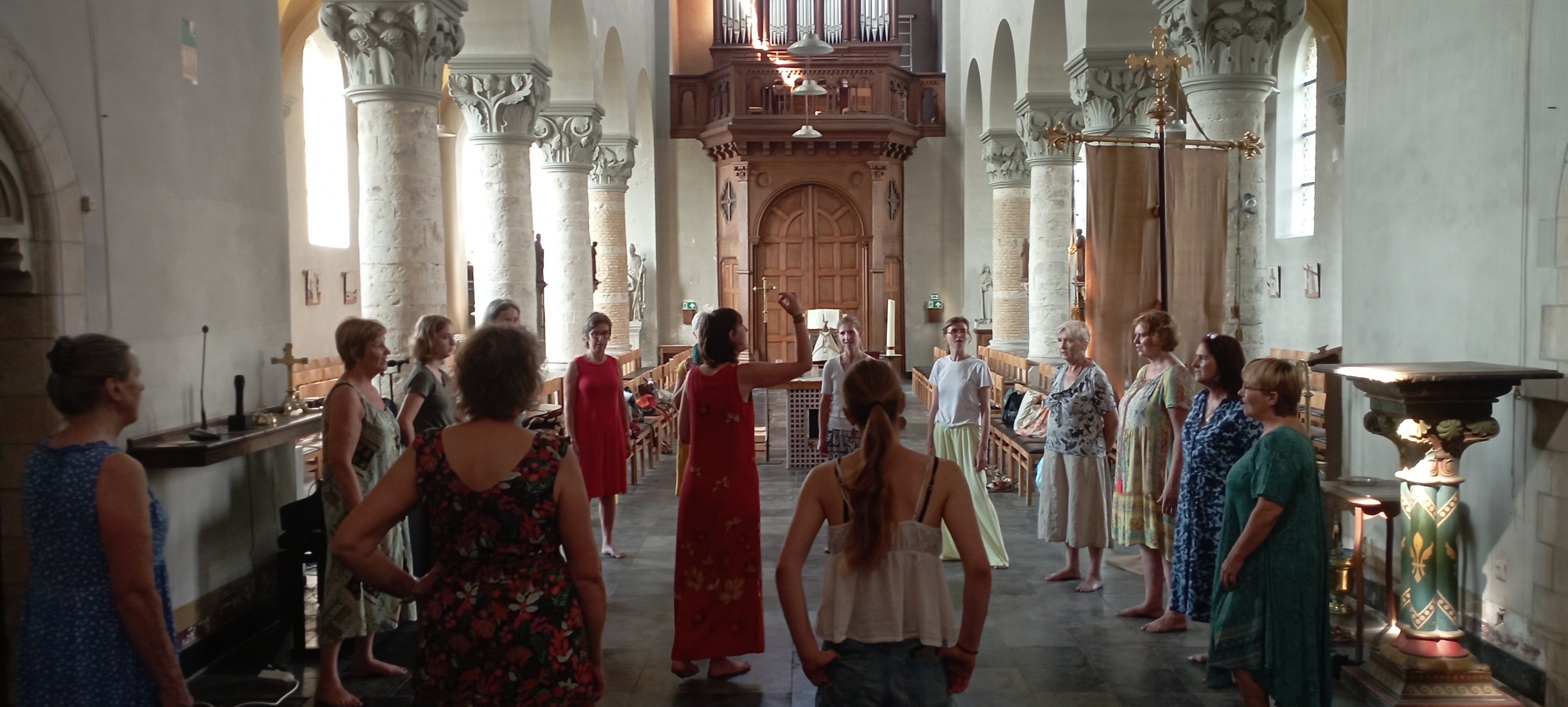 Collective singing with Doreen Rey